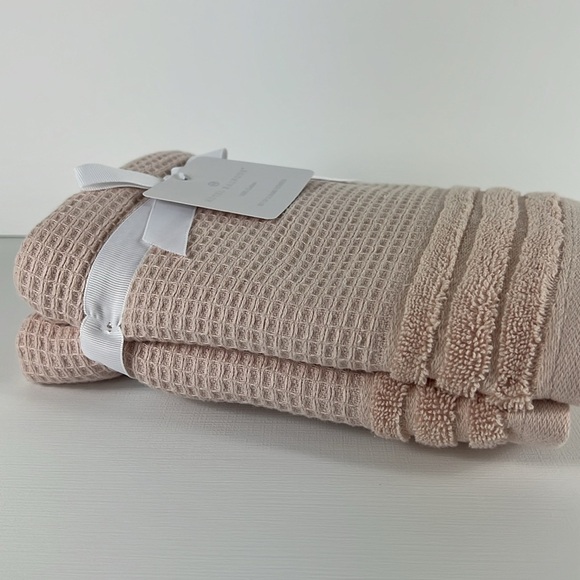 Hotel Balfour Hand Towels Light Pink 100% Cotton 2 Pieces NEW - Picture 2 of 5